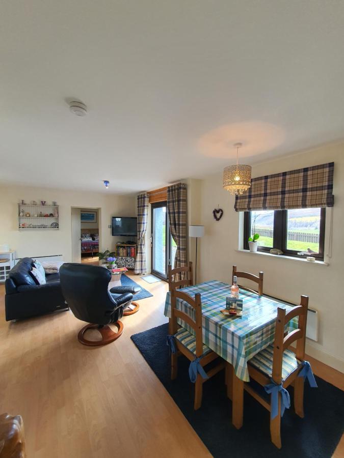 Lindas Retreats Self Catering Accommodation 1 Bedroom Cottage Or 3 Bedroom House Tomintoul Exterior photo