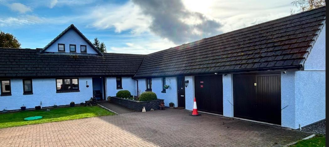 Lindas Retreats Self Catering Accommodation 1 Bedroom Cottage Or 3 Bedroom House Tomintoul Exterior photo